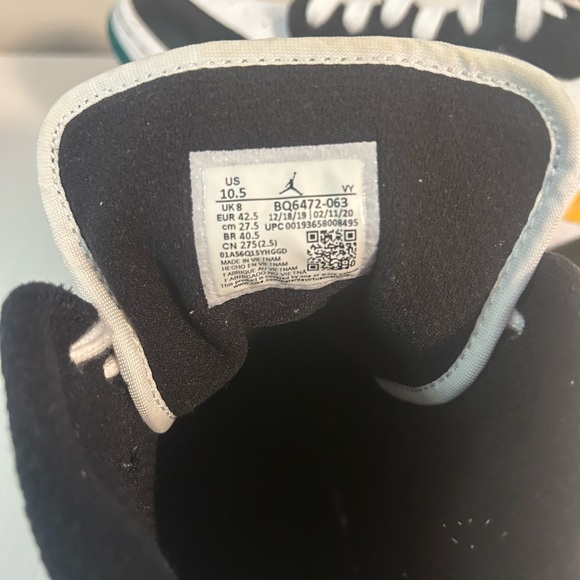 Women’s Air Jordan 1 Red & Yellow Alternate Swoosh - Picture 8 of 8